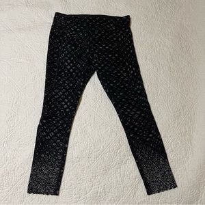 Lululemon | Tight Stuff Reflective Scalloped Hem Leggings Sz 10